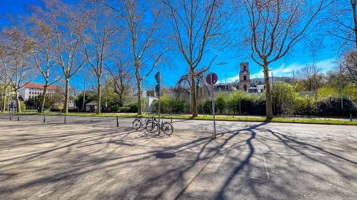 IN BESTER LAGE - Einzelhandelsfläche/Lagerfläche mit Tiefgaragenstellplätzen in Saarbrücken-City