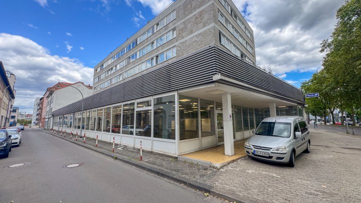 IN BESTER LAGE - Einzelhandelsfläche/Lagerfläche mit Tiefgaragenstellplätzen in Saarbrücken-City