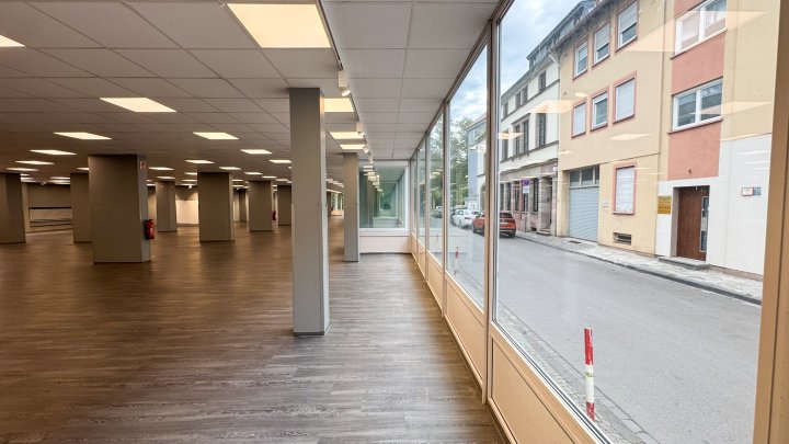IN BESTER LAGE - Einzelhandelsfläche/Lagerfläche mit Tiefgaragenstellplätzen in Saarbrücken-City