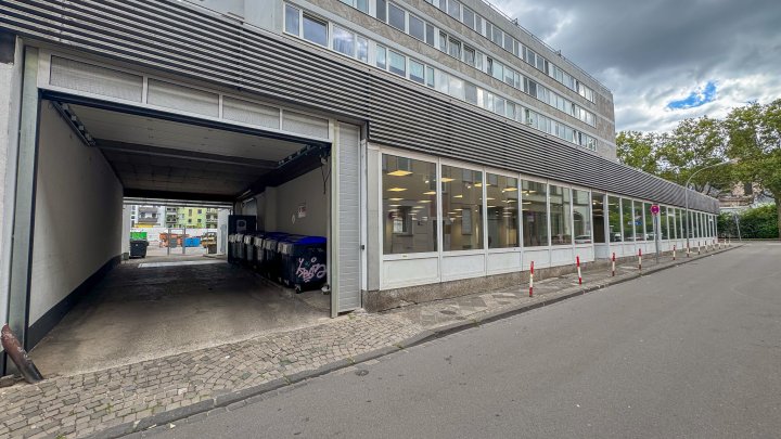 IN BESTER LAGE - Einzelhandelsfläche/Lagerfläche mit Tiefgaragenstellplätzen in Saarbrücken-City