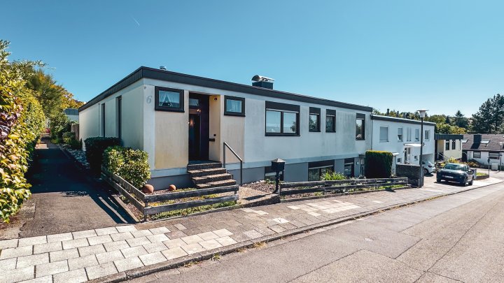 WOHNIDYLLE - Traumhaftes Einfamilienhaus mit ELW und Garage in bester Stadtlage von Zweibrücken