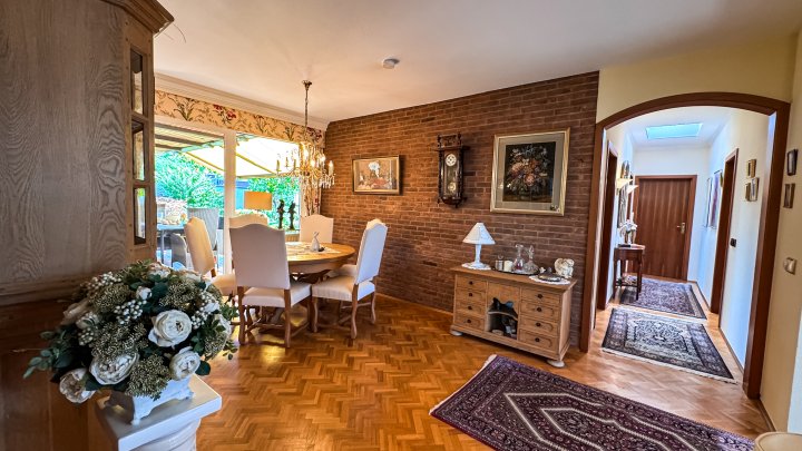 WOHNIDYLLE - Traumhaftes Einfamilienhaus mit ELW und Garage in bester Stadtlage von Zweibrücken