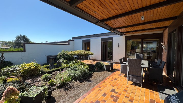 WOHNIDYLLE - Traumhaftes Einfamilienhaus mit ELW und Garage in bester Stadtlage von Zweibrücken