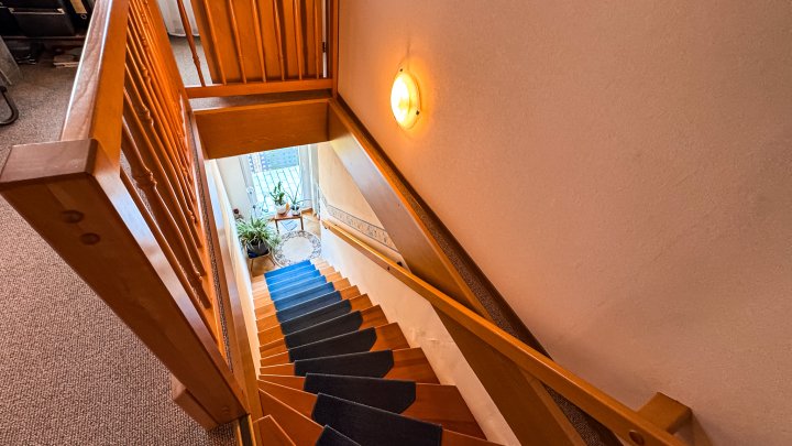 GRÜNOASE - Doppelhaushälfte mit Garage/Balkone und großem Garten in Zweibrücken-Mörsbach