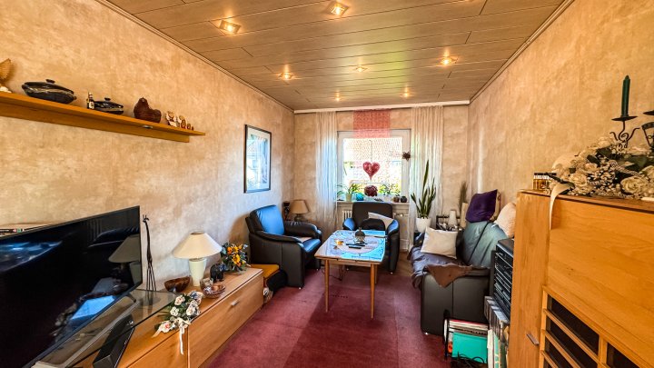 GRÜNOASE - Doppelhaushälfte mit Garage/Balkone und großem Garten in Zweibrücken-Mörsbach