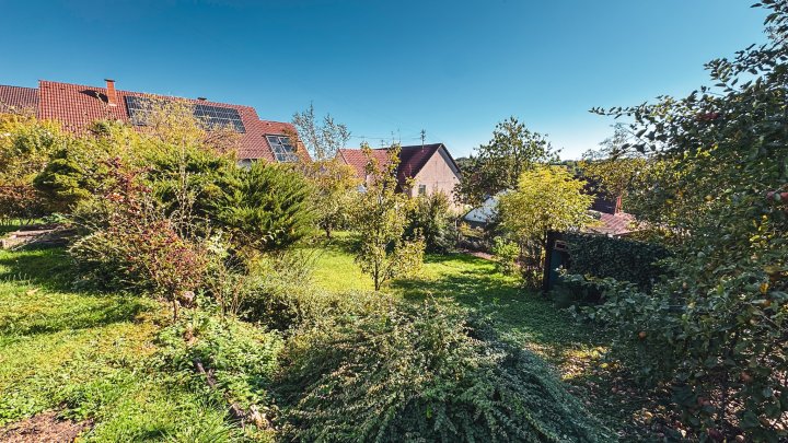 GRÜNOASE - Doppelhaushälfte mit Garage/Balkone und großem Garten in Zweibrücken-Mörsbach