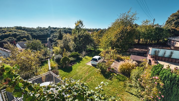 GRÜNOASE - Doppelhaushälfte mit Garage/Balkone und großem Garten in Zweibrücken-Mörsbach