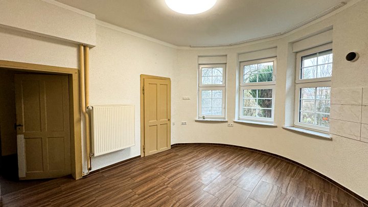 VILLA SUSANNE - Repräsentatives Anwesen mit Garage und Garten in bester Stadtlage von Zweibrücken