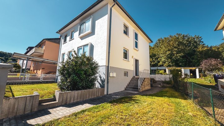 IM KLINGELTAL - Freistehendes 1-2 Fam. Haus mit Garten und Garage in Zweibrücken-Ixheim