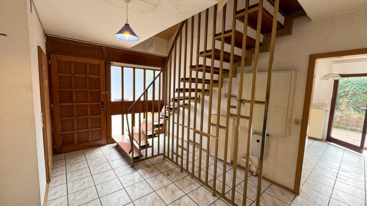 WOHNEN IN IXHEIM - Freistehendes Einfamilienhaus mit Garage und Terrasse in 66482 Zweibrücken