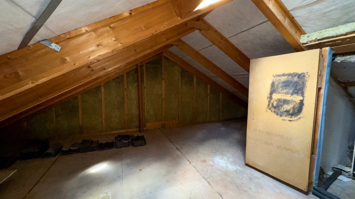 WOHNEN IN IXHEIM - Freistehendes Einfamilienhaus mit Garage und Terrasse in 66482 Zweibrücken