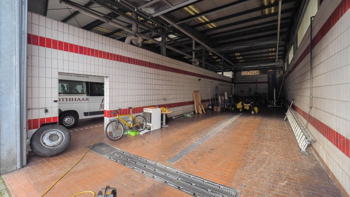Interessante Gewerbehalle mit Hebebühne und Waschanlage für LKW-Fahrzeuge in 66482 Zweibrücken