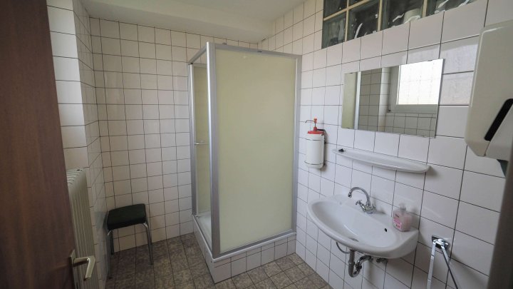 Interessante Gewerbehalle mit Hebebühne und Waschanlage für LKW-Fahrzeuge in 66482 Zweibrücken