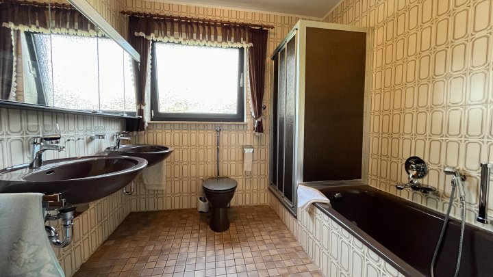 Im Klingeltal- Besonderes Einfamilienhaus mit Grundstück in bester Lage von 66482 Zweibrücken