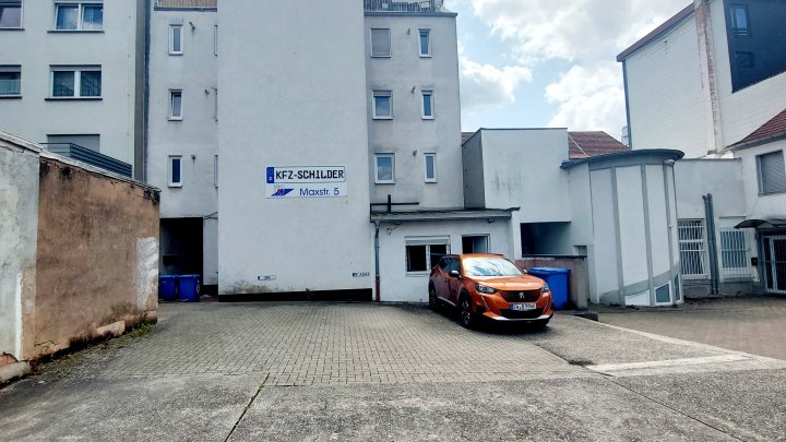 GESICHERTE EXISTENZ - Gut etabliertes Ladengeschäft mit Stellplatz in Zweibrücken City