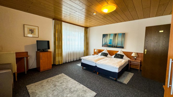 PROJEKTENTWICKLUNG - Wohn- und Geschäftshaus mit Hotel und PV Anlage in 66450 Bexbach