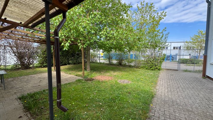 AM FLUGPLATZ - Gewerbeobjekt mit Büroflächen/Werkstatthallen/Stellplätzen in Zweibrücken