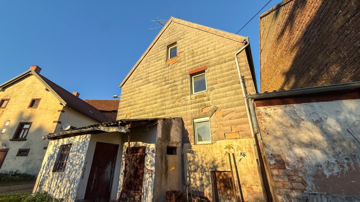 HANDWERKERHAUS - Renovierungsbedürftiges Einfamilienhaus mit Grundstück in Käshofen