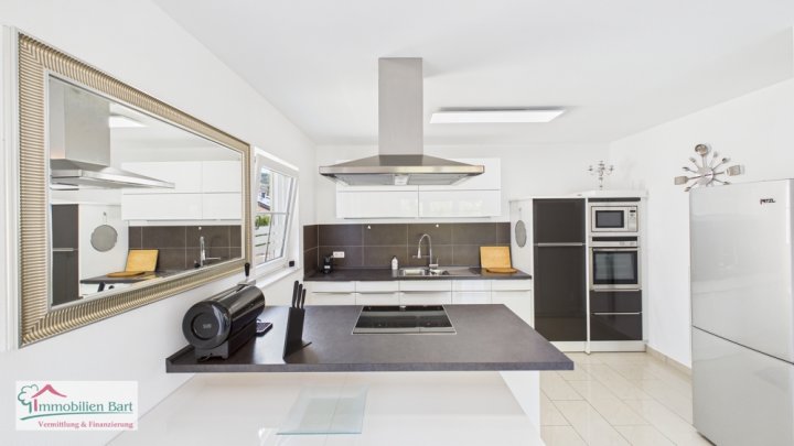 GRENZE L-SCHENGEN: MODERNE, HELLE WOHNUNG IN TOP LAGE VON PERL