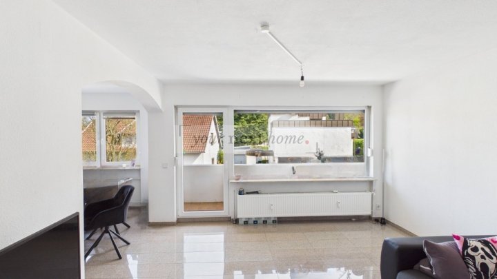 „Ihr neues Zuhause: Helle Etagenwohnung in St. Ingbert Süd“