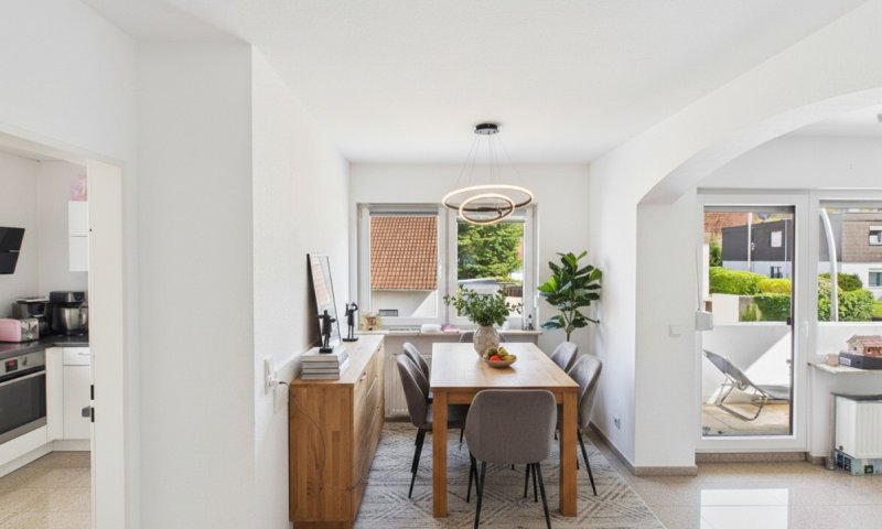 „Ihr neues Zuhause: Helle Etagenwohnung in St. Ingbert Süd“