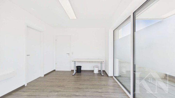 Großzügige Praxis- oder Bürofläche in zentraler Lage von Püttlingen!