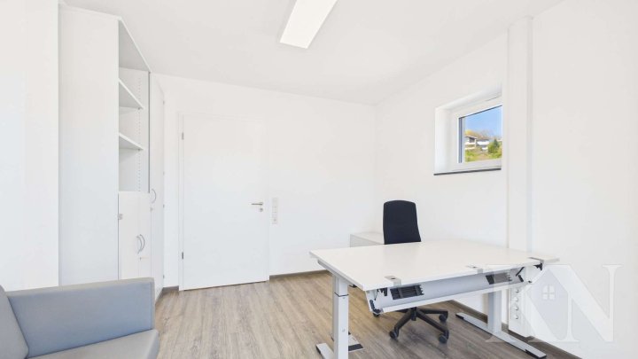 Großzügige Praxis- oder Bürofläche in zentraler Lage von Püttlingen!