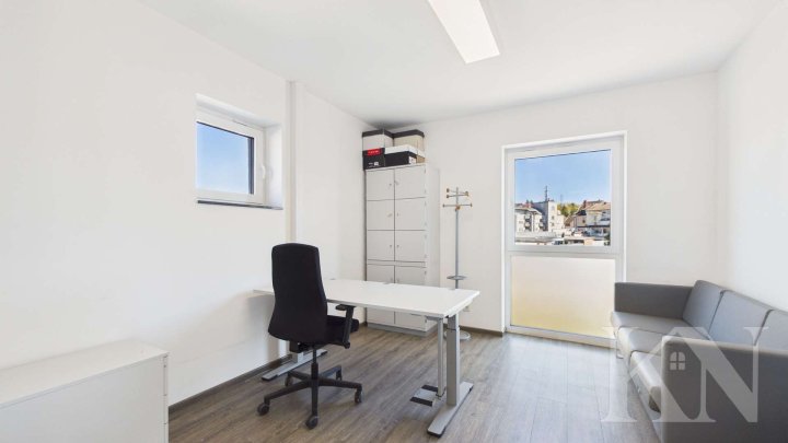 Großzügige Praxis- oder Bürofläche in zentraler Lage von Püttlingen!