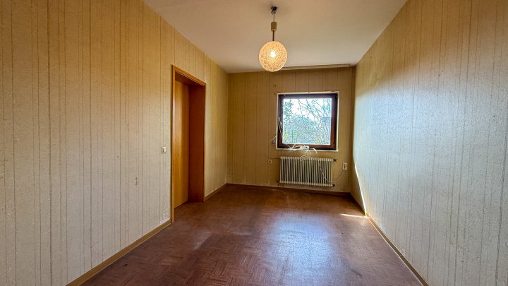 TOP-LAGE - Attraktives Einfamilienhaus mit ELW und Garten in Bestlage von Zweibrücken- Ernstweiler