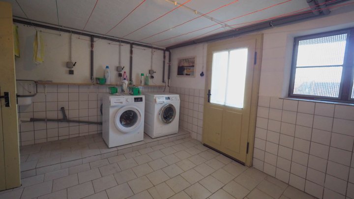 RUHIGE LAGE - Attraktive 2,5 - ZKB Dachgeschosswohnung in Zweibrücken-Ernstweiler