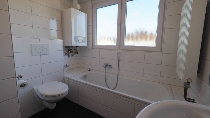 RUHIGE LAGE - Attraktive 2,5 - ZKB Dachgeschosswohnung in Zweibrücken-Ernstweiler