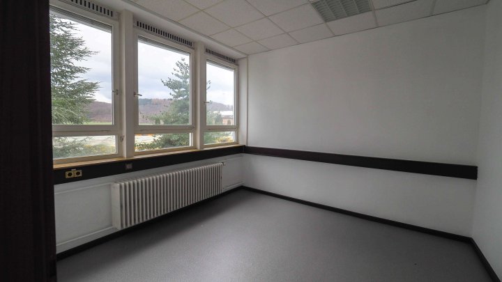INDUSTRIEKOMPLEX - Lagerhalle/Produktionshalle mit Büroflächen im Biosphären Reservat Bliesgau
