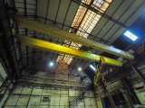 Industriehalle mit Kranbahn