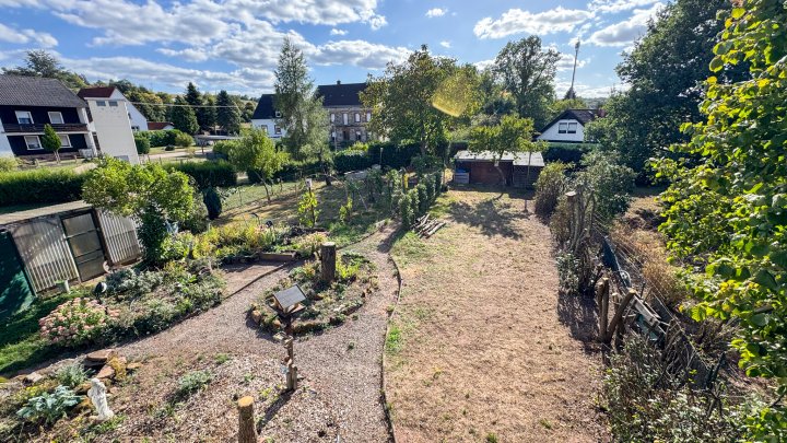 DIREKT BEZIEHBAR - Freist. 2-Fam. Haus mit großem Garten in 66509 Rieschweiler-Mühlbach