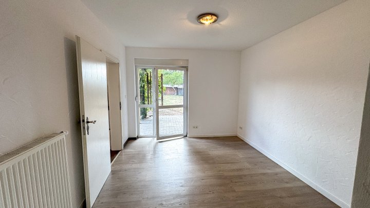 DIREKT BEZIEHBAR - Freist. 2-Fam. Haus mit großem Garten in 66509 Rieschweiler-Mühlbach