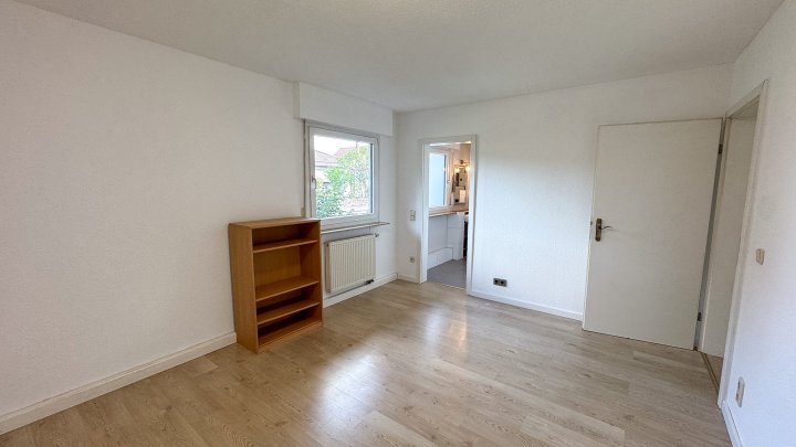 DIREKT BEZIEHBAR - Freist. 2-Fam. Haus mit großem Garten in 66509 Rieschweiler-Mühlbach