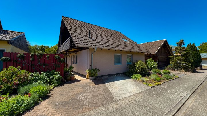 ENERGIESPARSAM - Freist. 2-Fam. Haus mit großem Garten in 66509 Rieschweiler-Mühlbach