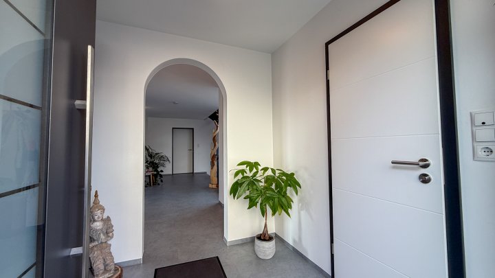 WOHNTRAUM - Hochwertig modernisiertes EFH mit Garten in bester Lage von Zweibrücken- Niederauerbach