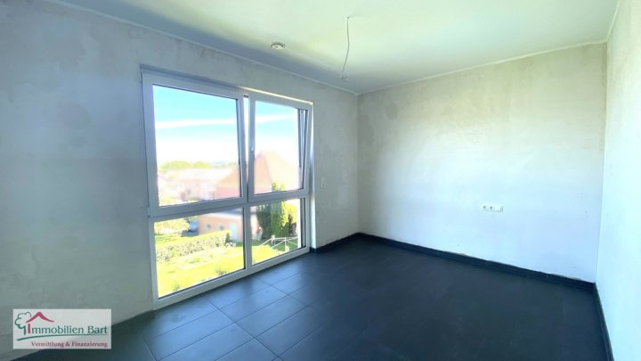 GRENZNÄHE LUXEMBURG: ERSTBEZUG! NEUE PENTHOUSEWOHNUNG IN ORSCHOLZ