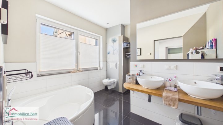 GRENZNÄHE: HOLZHAUS (230 M² WFL., ENERGIE: A+) / 5 - 6 SCHLAFZ./ TOP WOHNLAGE BEI SAARBURG