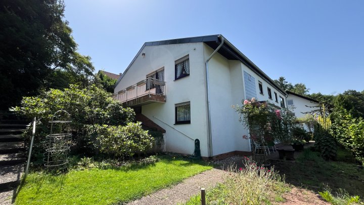 Im Klingeltal- Besonderes Einfamilienhaus mit Grundstück in bester Lage von 66482 Zweibrücken