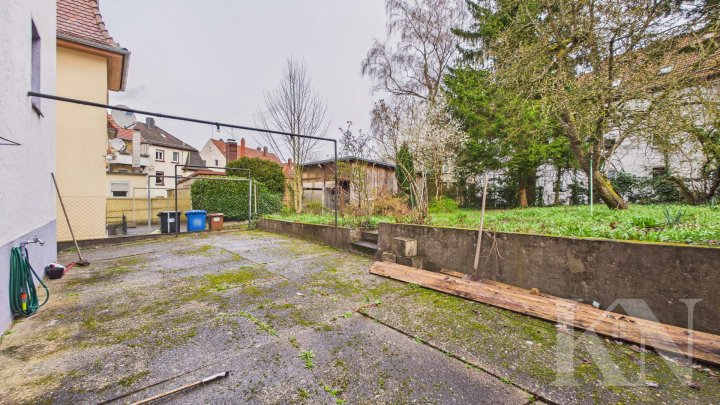 Mehrfamilienhaus mit Entwicklungspotenzial – 2 freie Einheiten & sofortige Renditechance