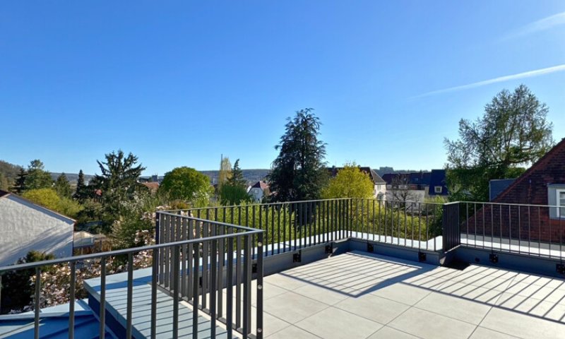 Erstbezug nach Kernsanierung - Penthouse mit Dachterrasse in toller Lage auf dem Rotenbühl