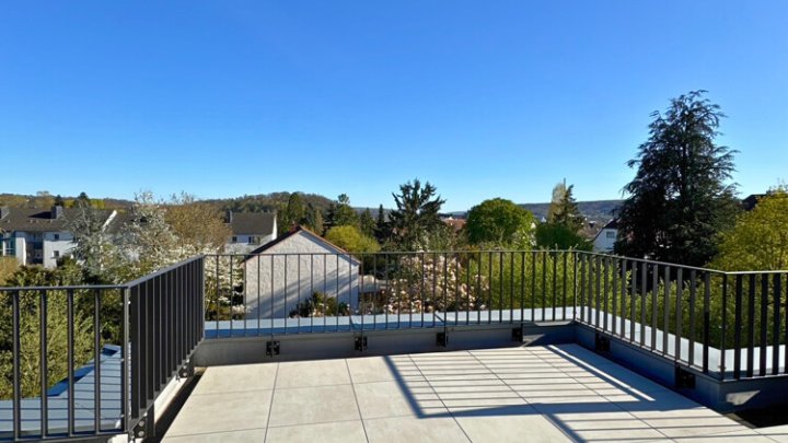 Erstbezug nach Kernsanierung - Penthouse mit Dachterrasse in toller Lage auf dem Rotenbühl