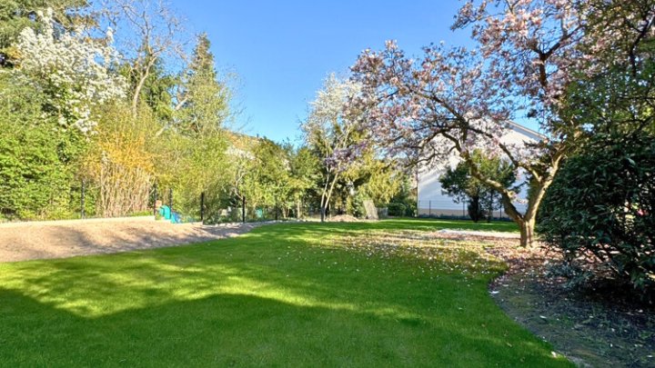 Erstbezug nach Kernsanierung - Penthouse mit Dachterrasse in toller Lage auf dem Rotenbühl
