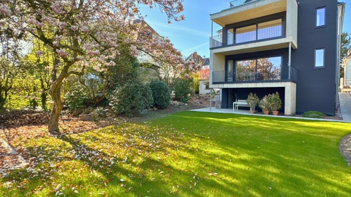 Erstbezug nach Kernsanierung - Penthouse mit Dachterrasse in toller Lage auf dem Rotenbühl