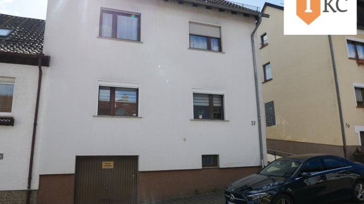 Gepflegtes, kernsaniertes, vollvermietetes Mehrfamilienhaus mit 3 Wohnungen - Terrasse - Balkon - Garage - großes Grundstück - Saarbrücken - Dudweiler