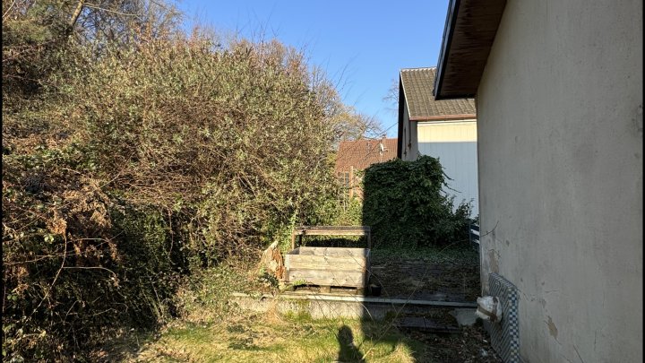 Sanierungsbedürftiges Einfamilienhaus in ruhiger Lage von Beckingen - Erbringen