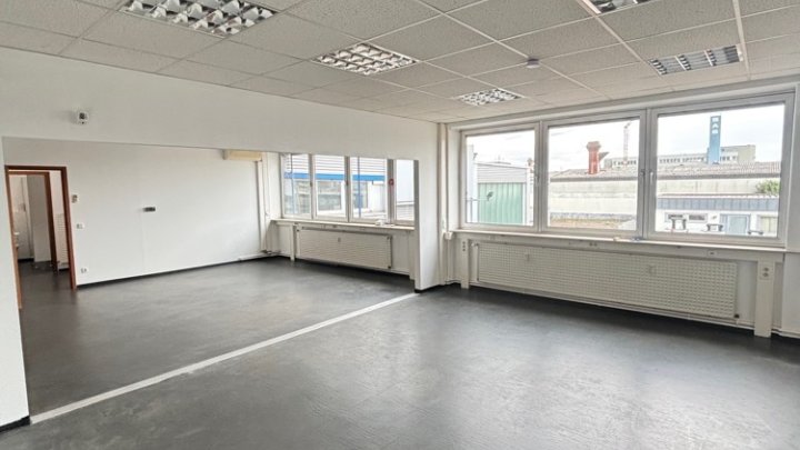 Moderne Bürofläche im Gewerbegebiet Saarlouis-Röderberg