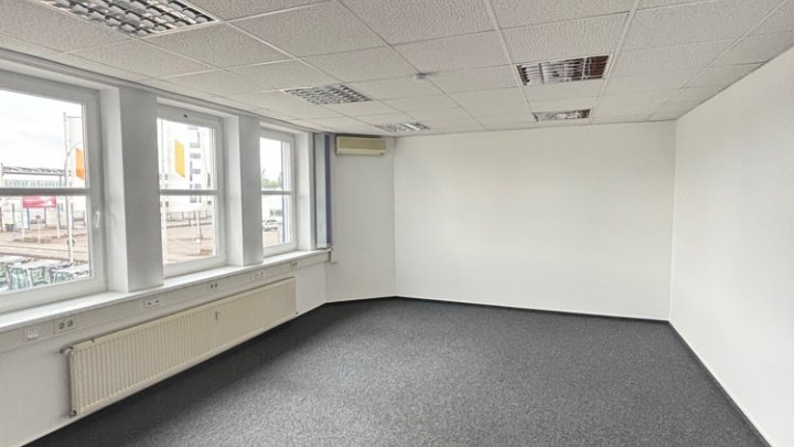 Moderne Bürofläche im Gewerbegebiet Saarlouis-Röderberg